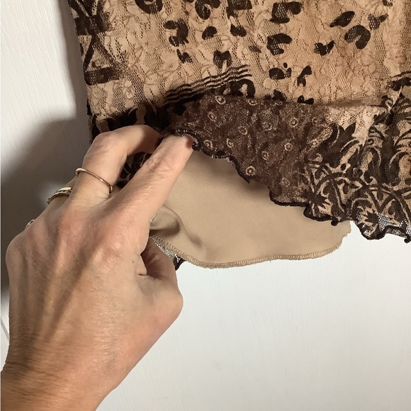 Vintage Y2K Wardrobe Essentials lettuce hem lace top - Picture 5 of 6